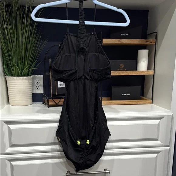 VICTORIA’S SECRET SZ M Black One-Piece Swimsuit - Picture 5 of 10